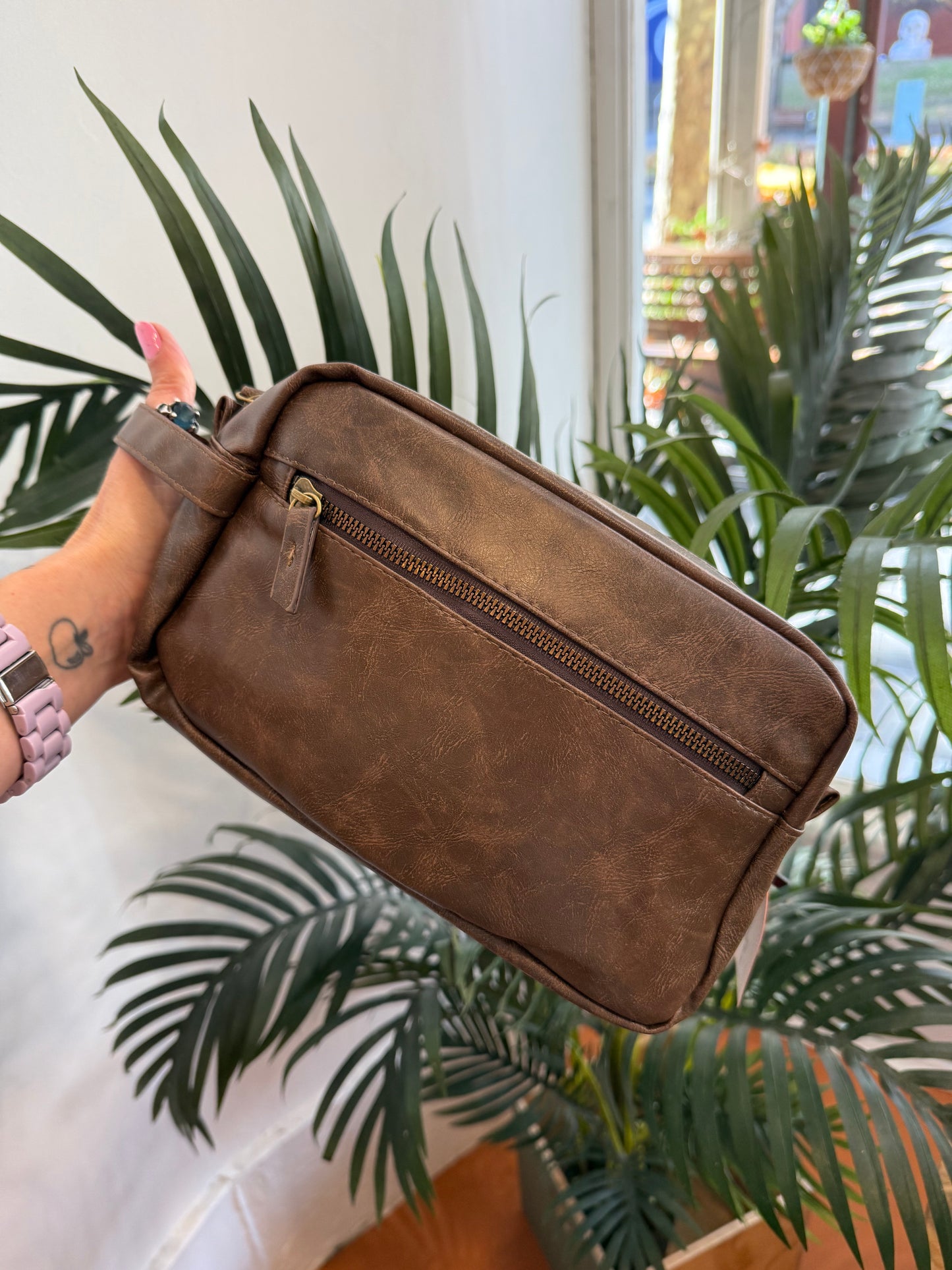 Harvey Toiletry Bag (Chocolate)