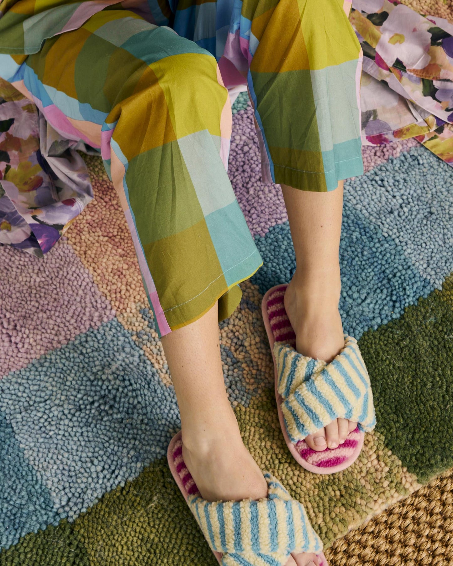 Sherpa Slippers (Sunny Granita)