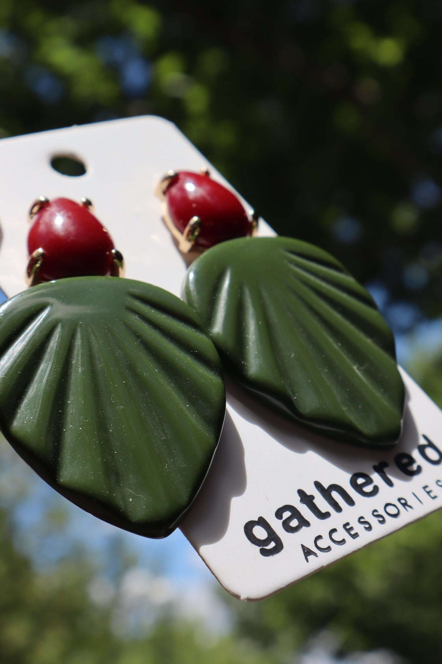 Leaf Dangle Earrings (Grn/Burg)