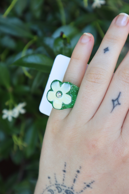 Flower Ring (Grn/Whi)