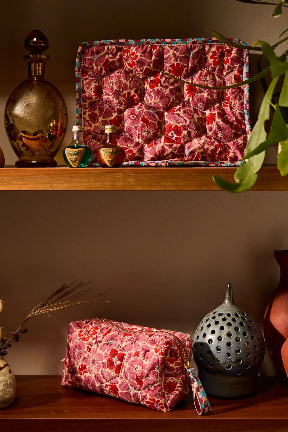 Magnolia Vanity Bag (Poppy)