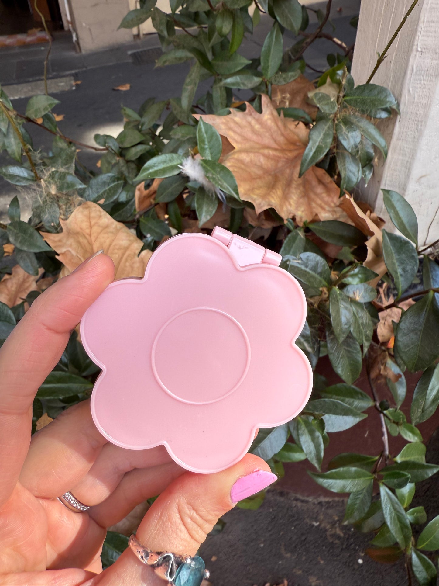 Flower Compact Mirror (Pale Pink)