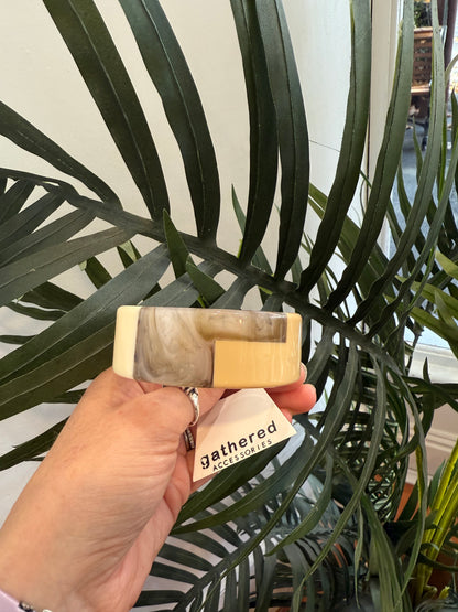 Geo Bangle (Beige)