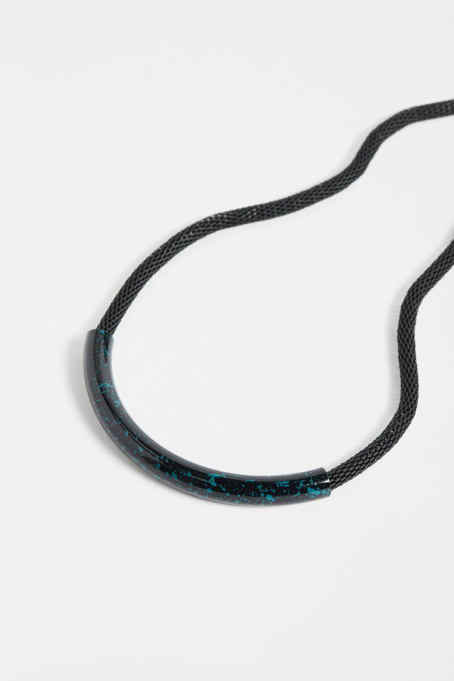Alsmen Necklace (Black)